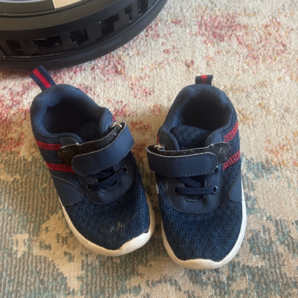 Kids sneakers